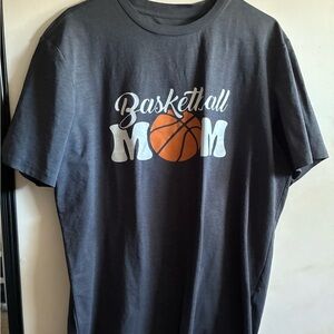 Basketball Mom Graphic T-Shirt untagged (size XL)